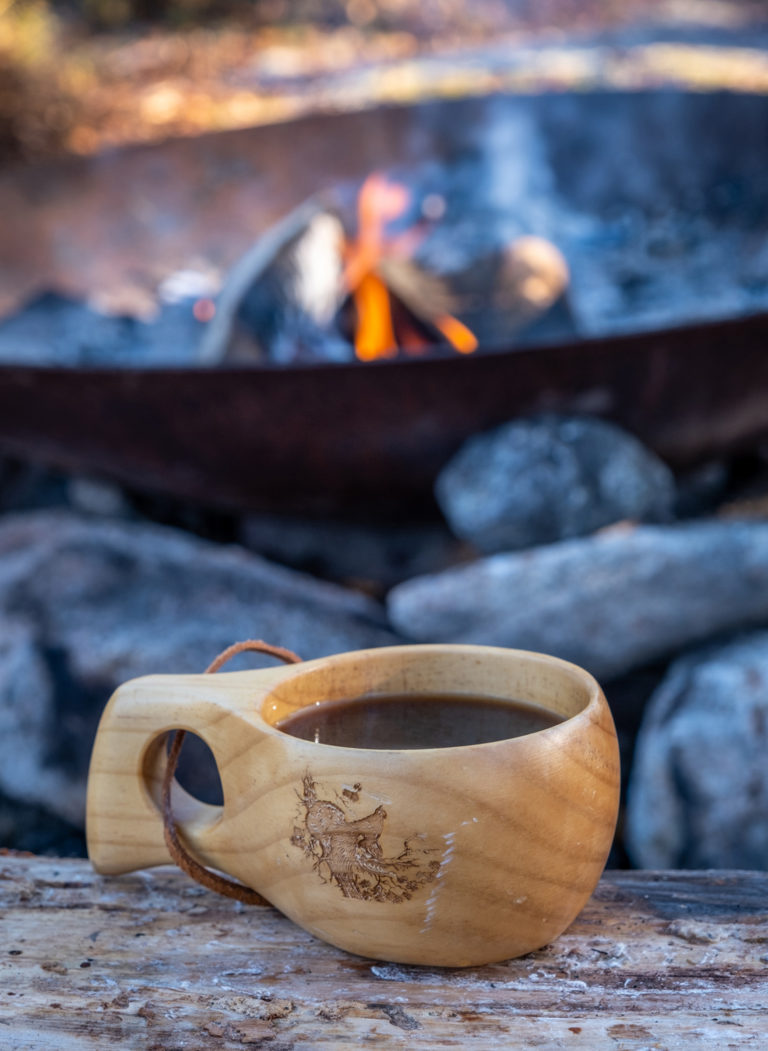 Coffee break at the fire pit at the border to the Ånderdalen National Park © Dag Arild Larsen