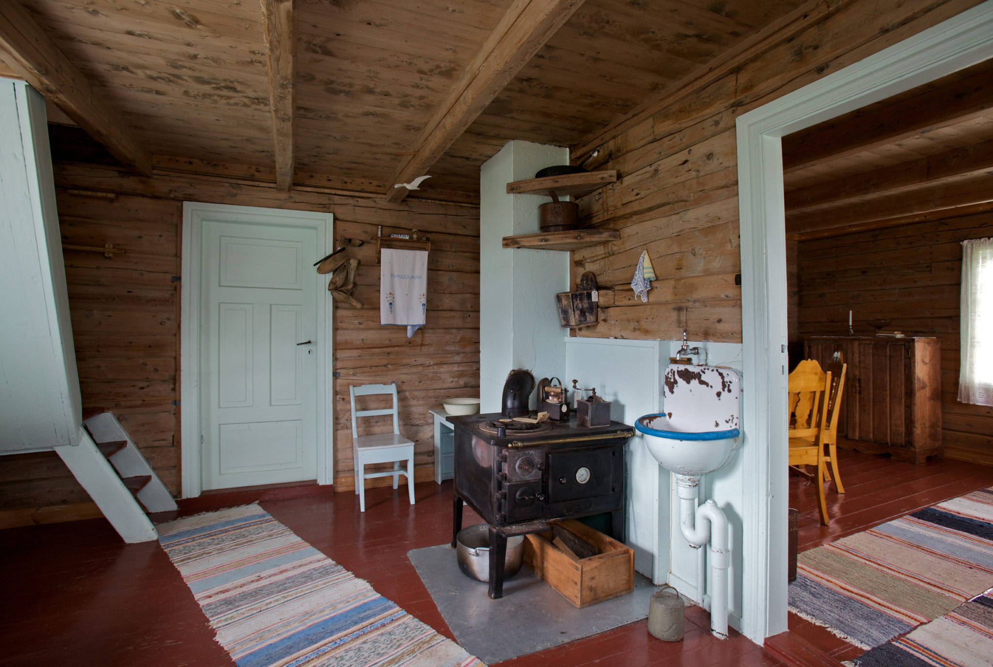 From the kitchen at Gamslett gård, oven centrally located © Ola Solvang / Nord-Troms Museum