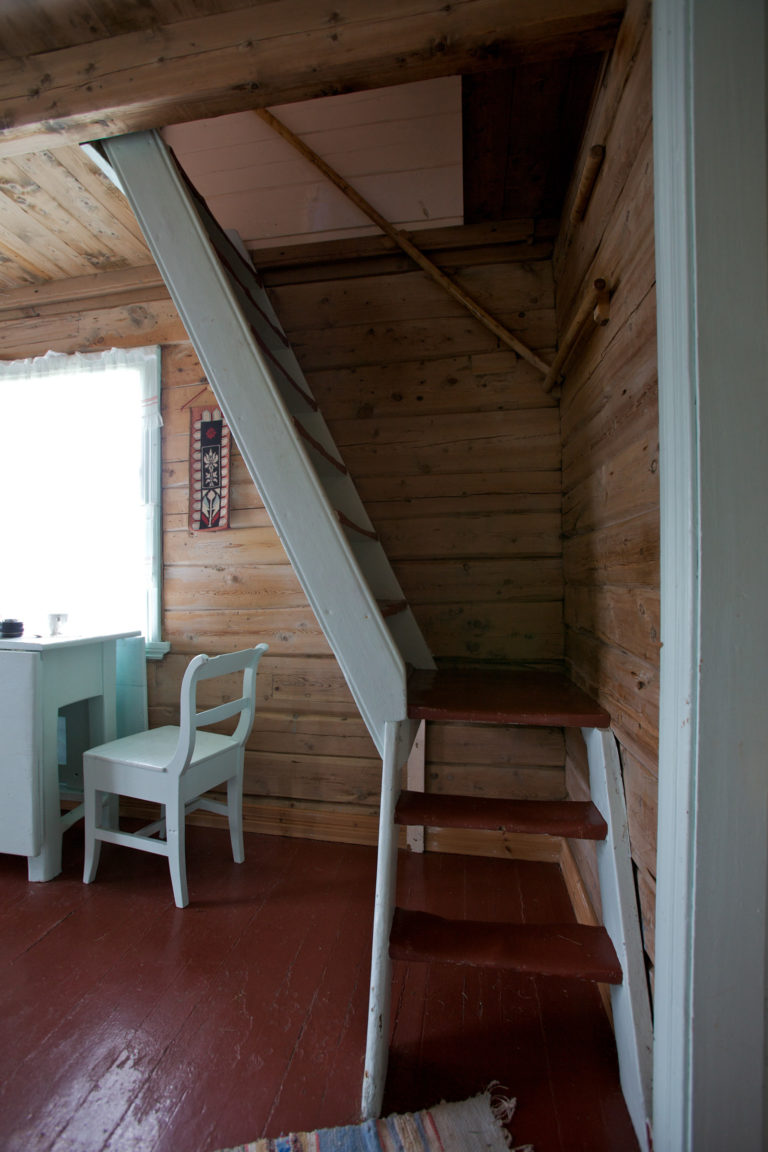 Narrow, steep stairs to the attic at Gamslett gård / farm © Ola Solvang / Nord-Troms Museum