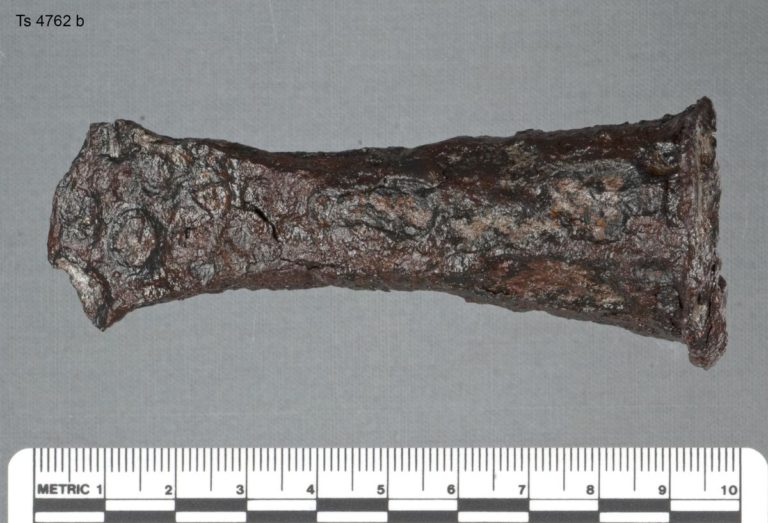 A celt - a type of ax - from Elgsnes © Norges arktiske universitetsmuseum