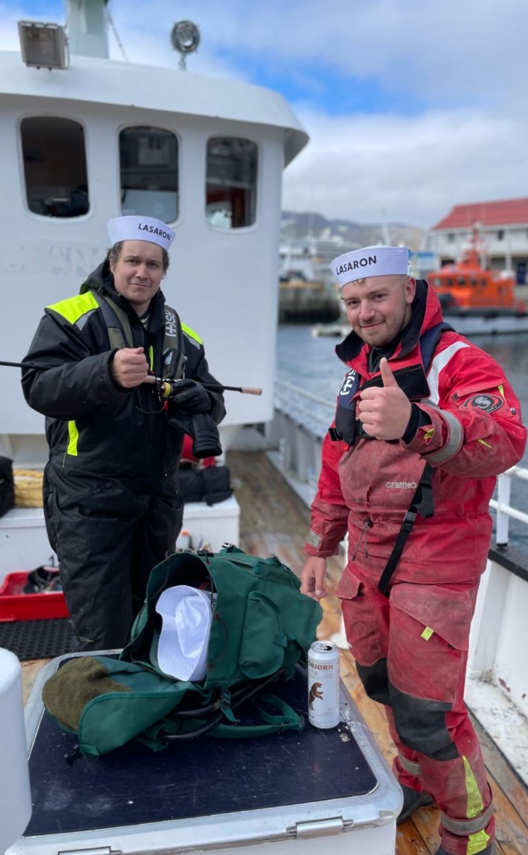 Simen og Bilal Saab skal fiske ulke. Foto: Kristian Sønvisen Bye / NRK