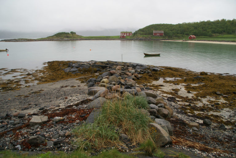 Look from Vester-Raten to Raten. Bronze Age mounds were once found on both headlands © Tore Ruud / Elgsnes