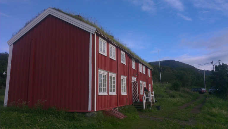 The oldest part of the main buiding at Elgsnes date from 1723 © Lars Børge Myklevold