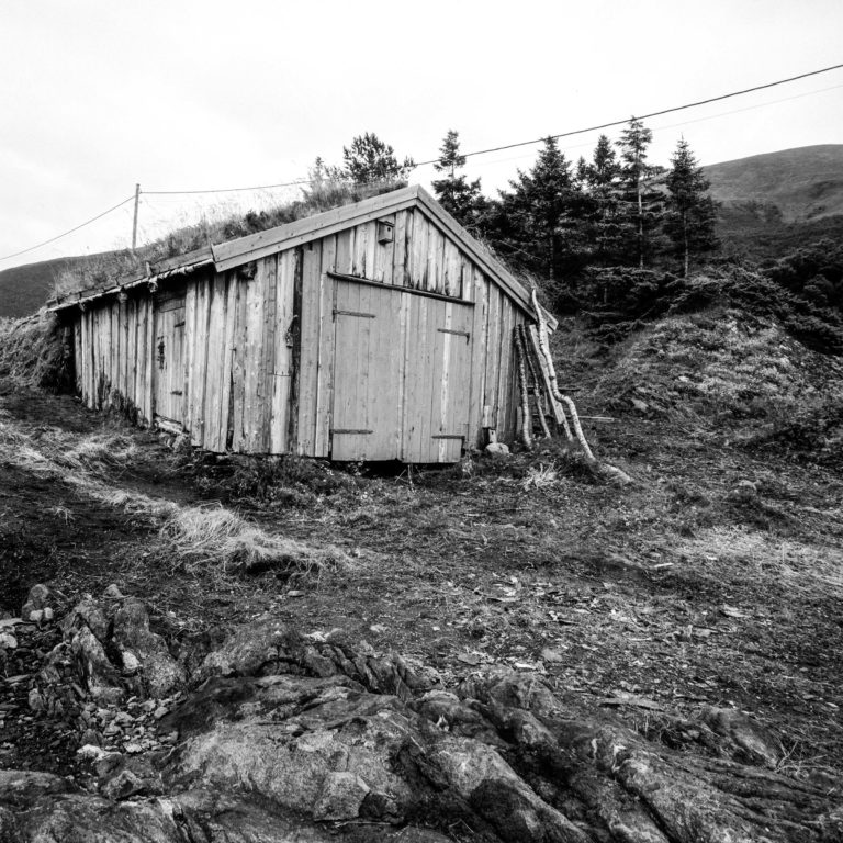 Boathouse, partially constructed of turf. Photographed by Børge Madsen / Trondarnes Distrikstmuseum © Sør-Troms Museum