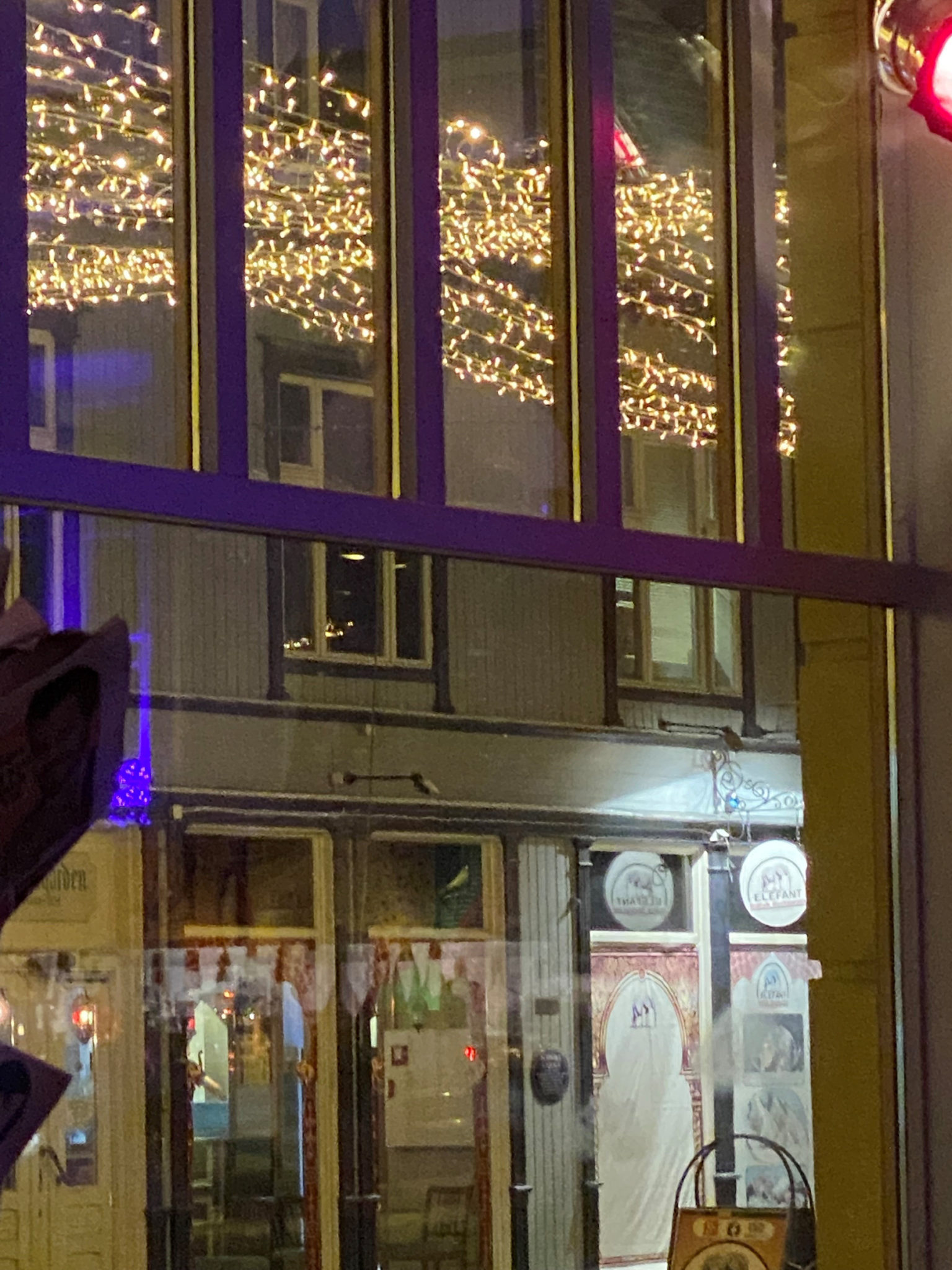 Through the large window in the café at Verdensteatret, you can watch all of Tromsø pass by. © Knut Hansvold