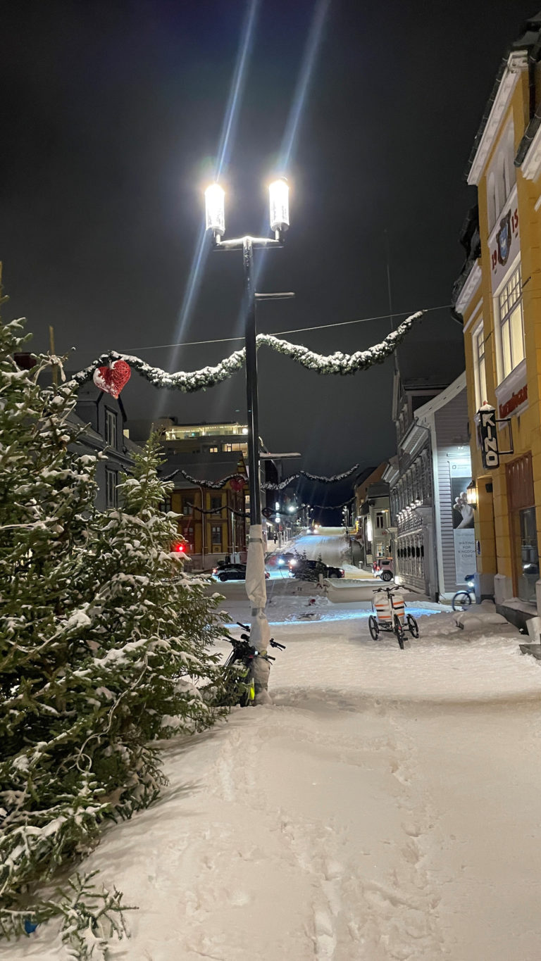 In the winter of 2024, The Snow Sister was filmed for Netflix right outside Verdensteatret. A cinema playing itself... © Knut Hansvold