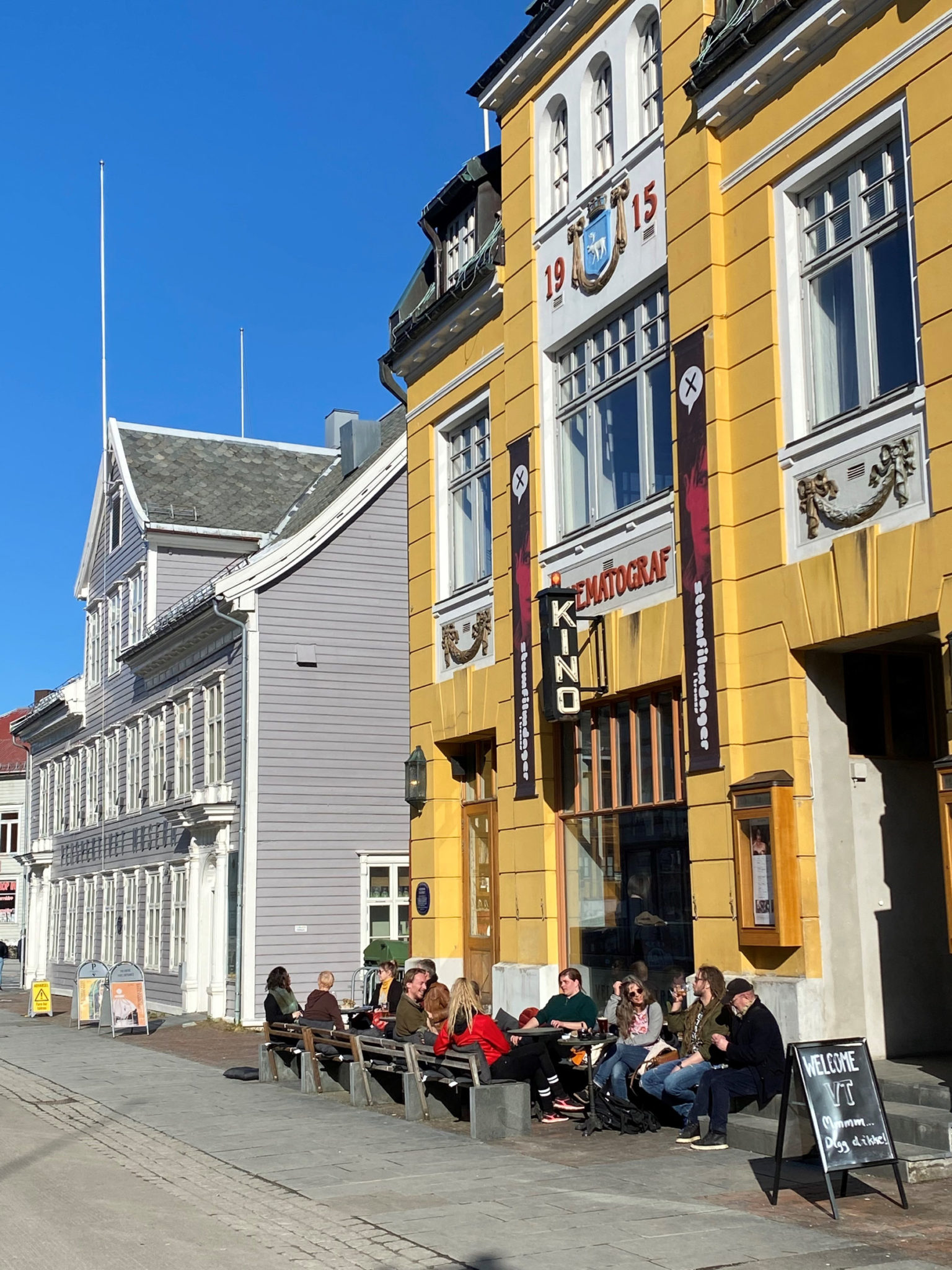 Carefree summer days are spent at the outdoor seating of Verdensteatret. © Knut Hansvold