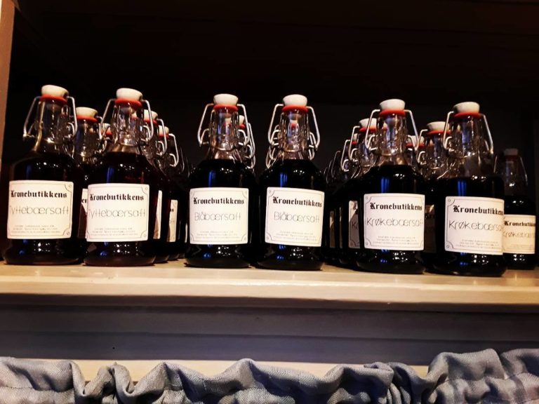 A little bottle of juice is one of life's small joys © Kronebutikken