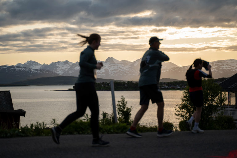Runners in the midnight sun — the Midnight Sun Marathon adventure is halfway through. © Jakob Bjørvig Henriksen / Midnight Sun Marathon