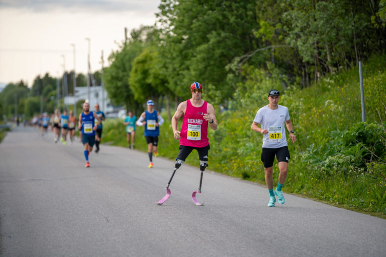 More than a competition — a journey of self-discovery and determination. @ Jakob Bjørvig Henriksen / Midnight Sun Marathon