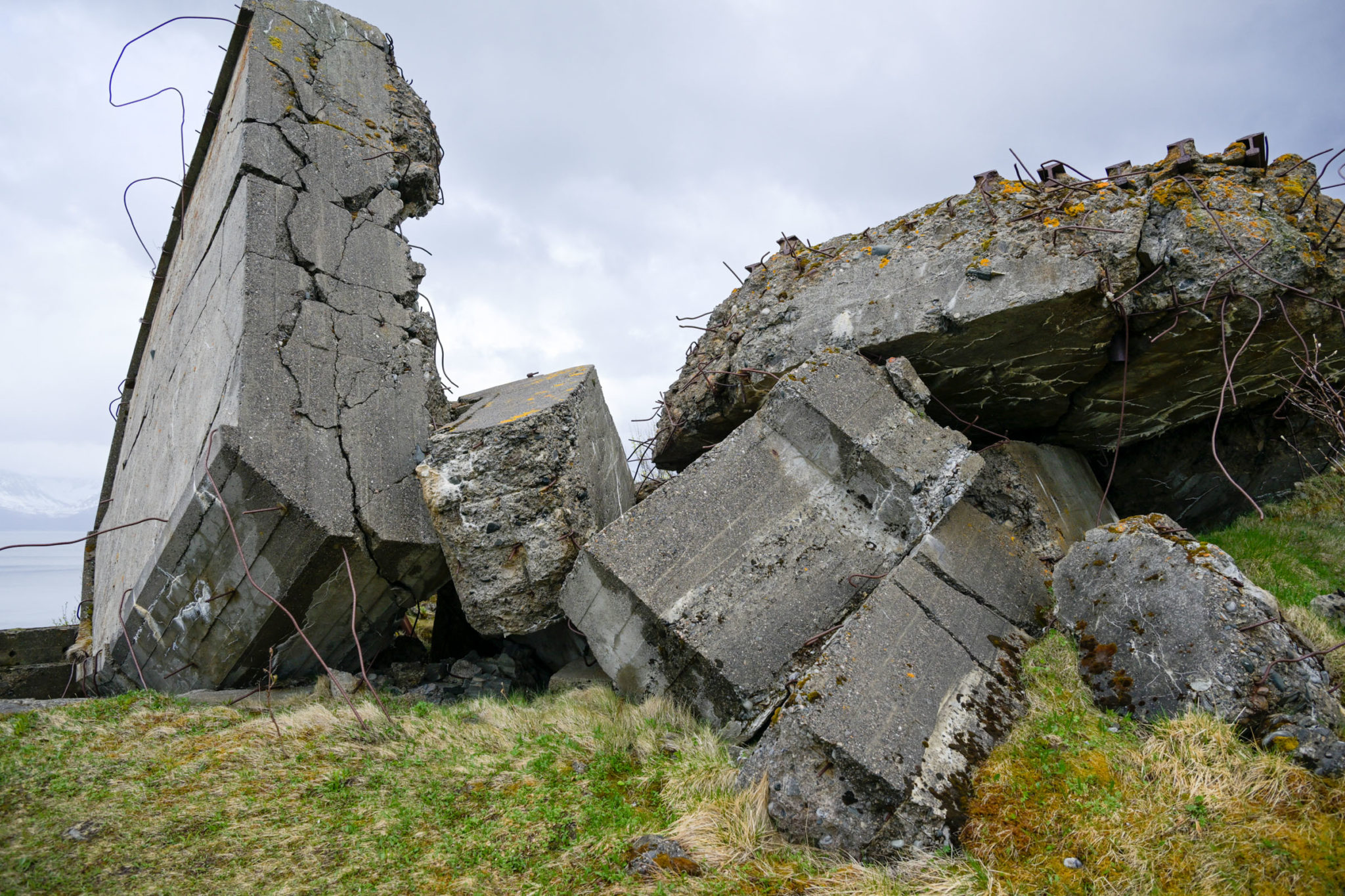Thick concrete walls – blown up and destroyed – at Engnes near Skjervøy © Knut Hansvold