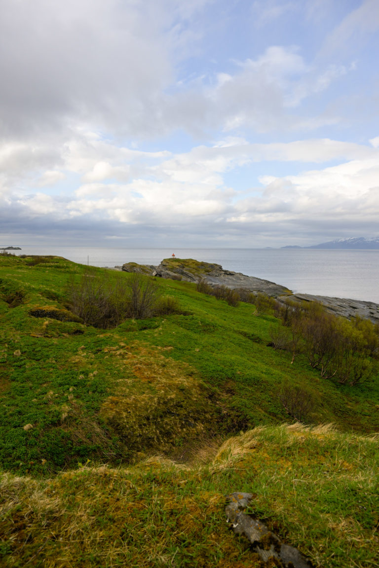 Beacon light in a bunker landscape © Knut Hansvold