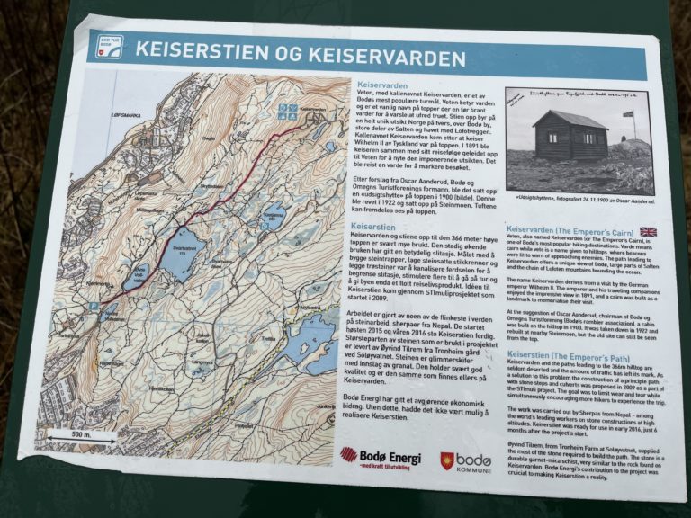 Turen opp til byfjellet Keiservarden i Bodø. Foto: Liv Lyng Hauge 