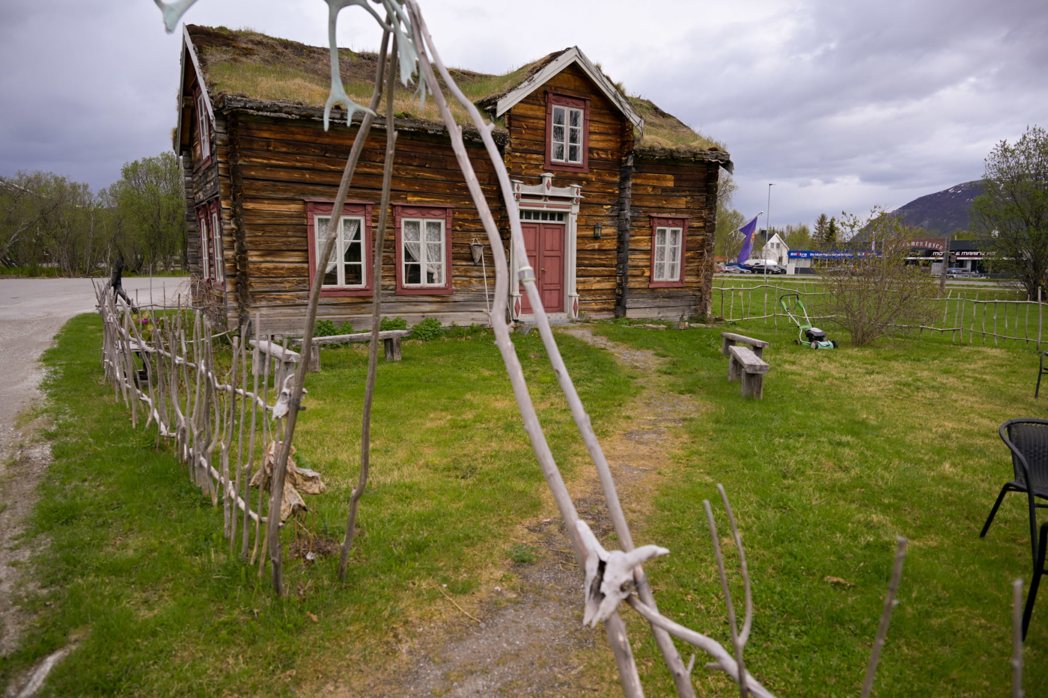 Sokkelvik House on an early summer’s day © Knut Hansvold / Northern Norway Tourist Board