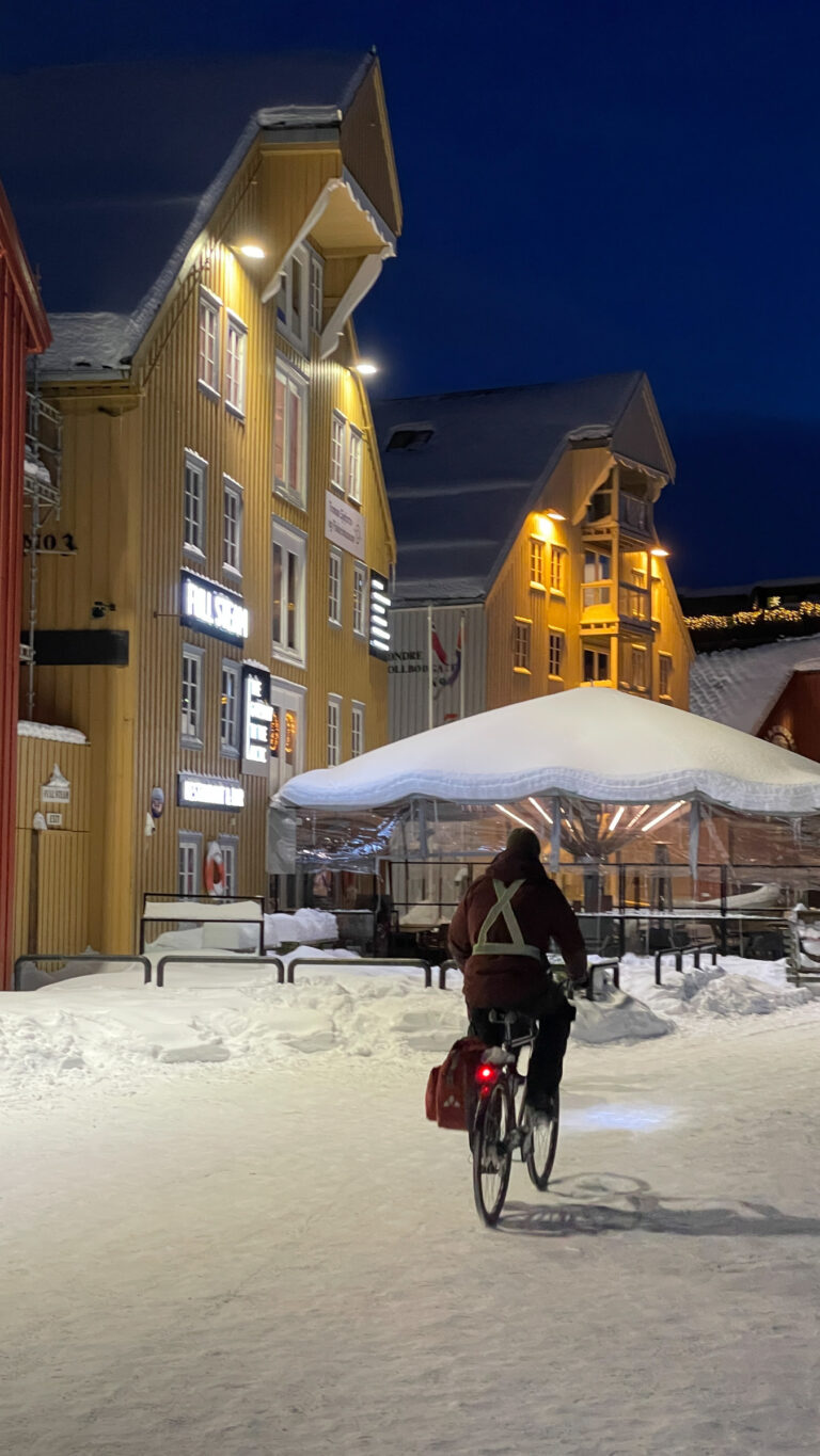 Some people cycle all year round in Tromsø – but it’s only really suited for those with a bit of practice. © Knut Hansvold