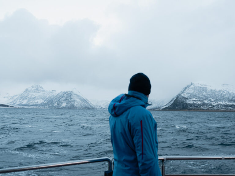 Scanning the horizon for whales © Marie Nystad Helgesen